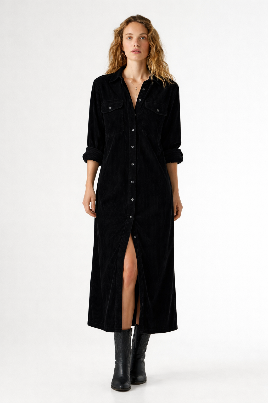 Robe mi-longue en velours côtelé avec doubles poches poitrine et boutons simples