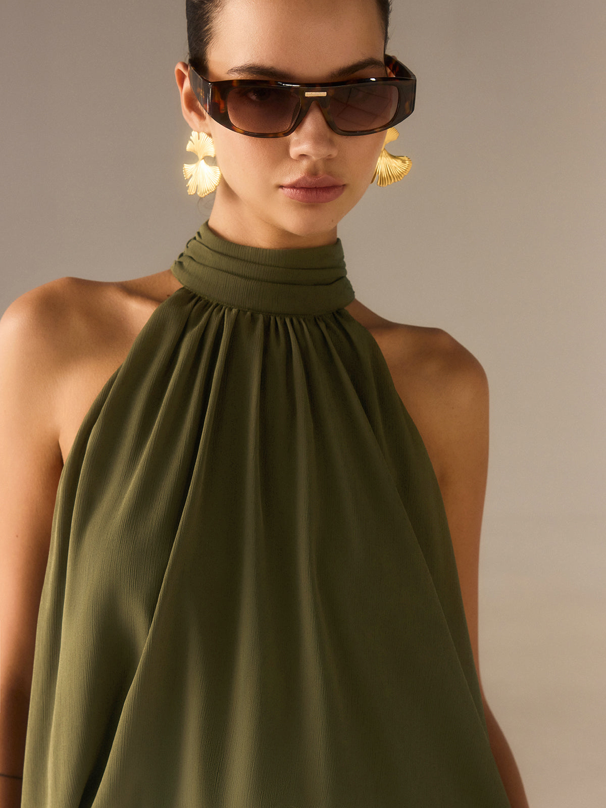 Haut long en mousseline semi-transparente à encolure dos nu