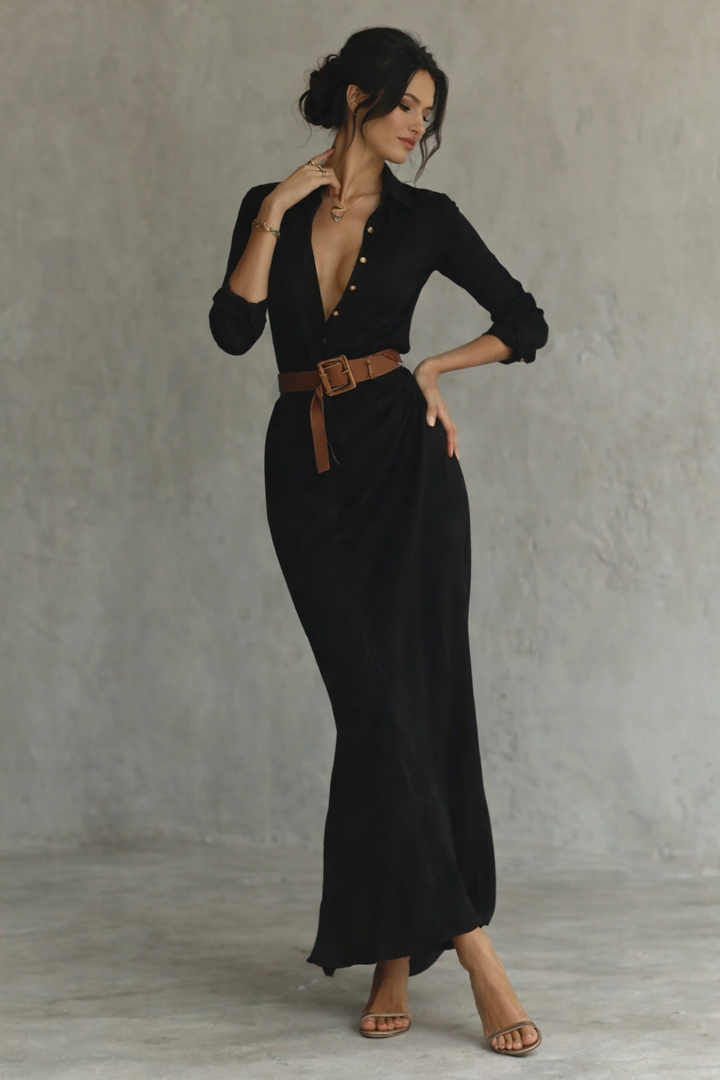 Robe longue ceinturée à manches longues avec col pour femmes