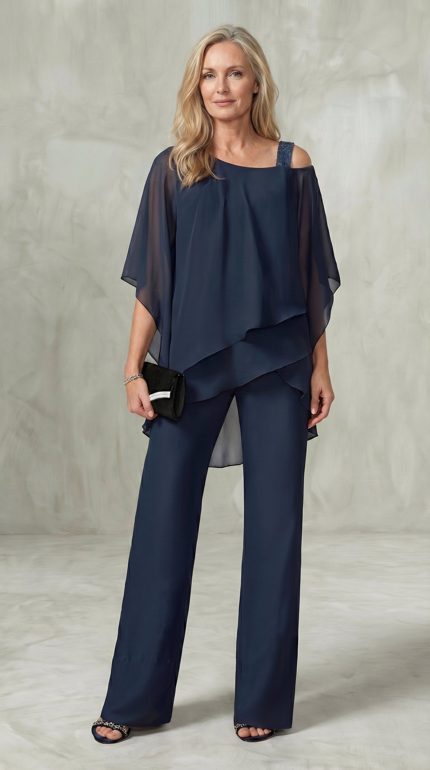 Ensemble fluide en mousseline bleu marine – top manches évasées & pantalon droit