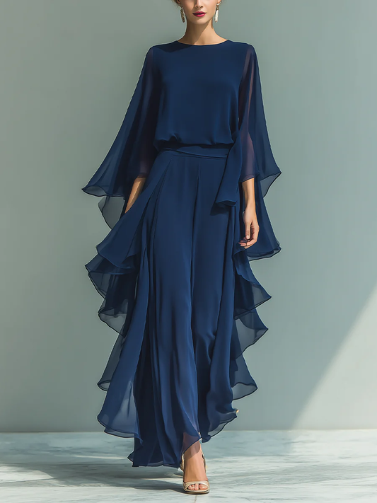 Ensemble top à manches évasées en mousseline marine et pantalon droit à volants