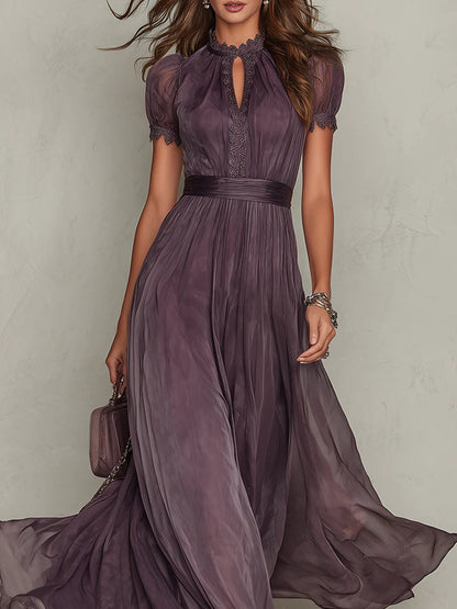 Maxi-robe en mousseline avec encolure cœur et dentelle