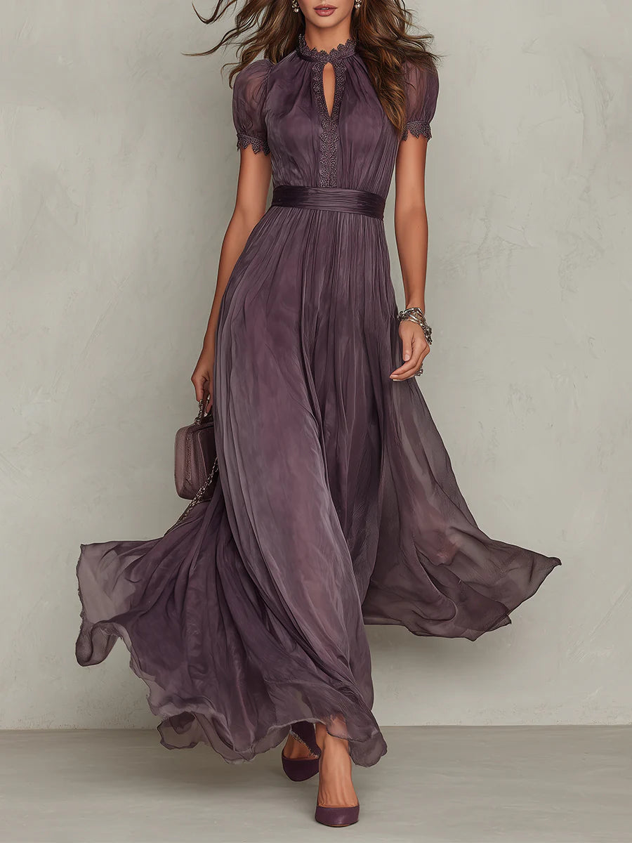 Maxi-robe en mousseline avec encolure cœur et dentelle