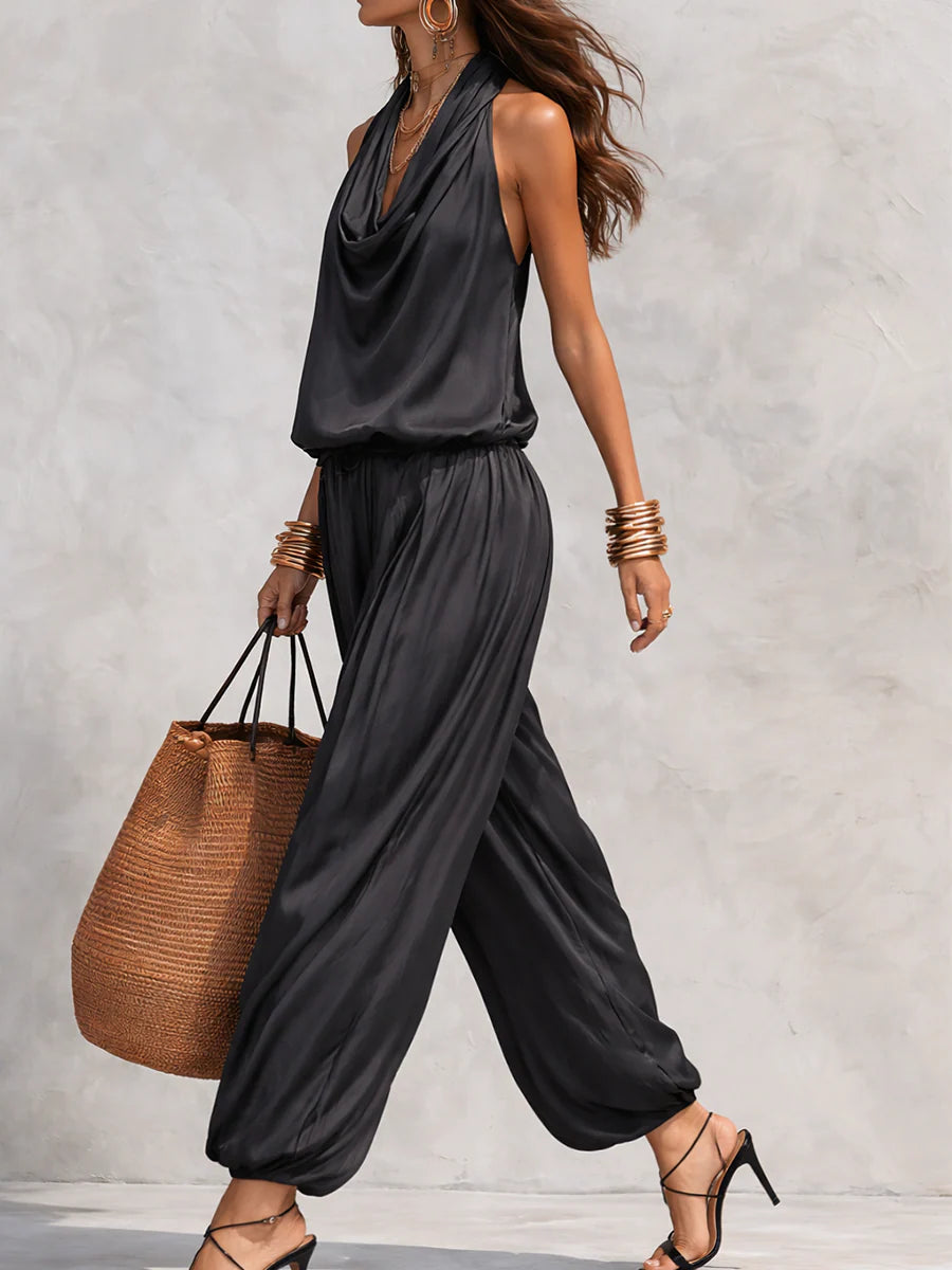 Ensemble top noir sans manches à col halter et pantalon plissé