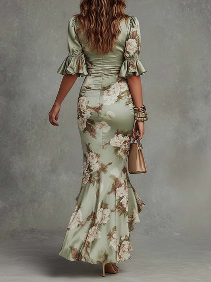 Robe longue asymétrique en satin à manches cloche volantées à imprimé floral et col en V vert