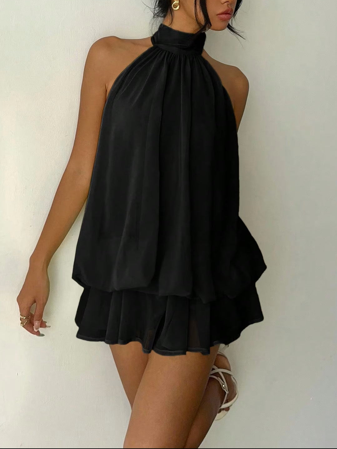 Robe courte fluide dos nu à nouer