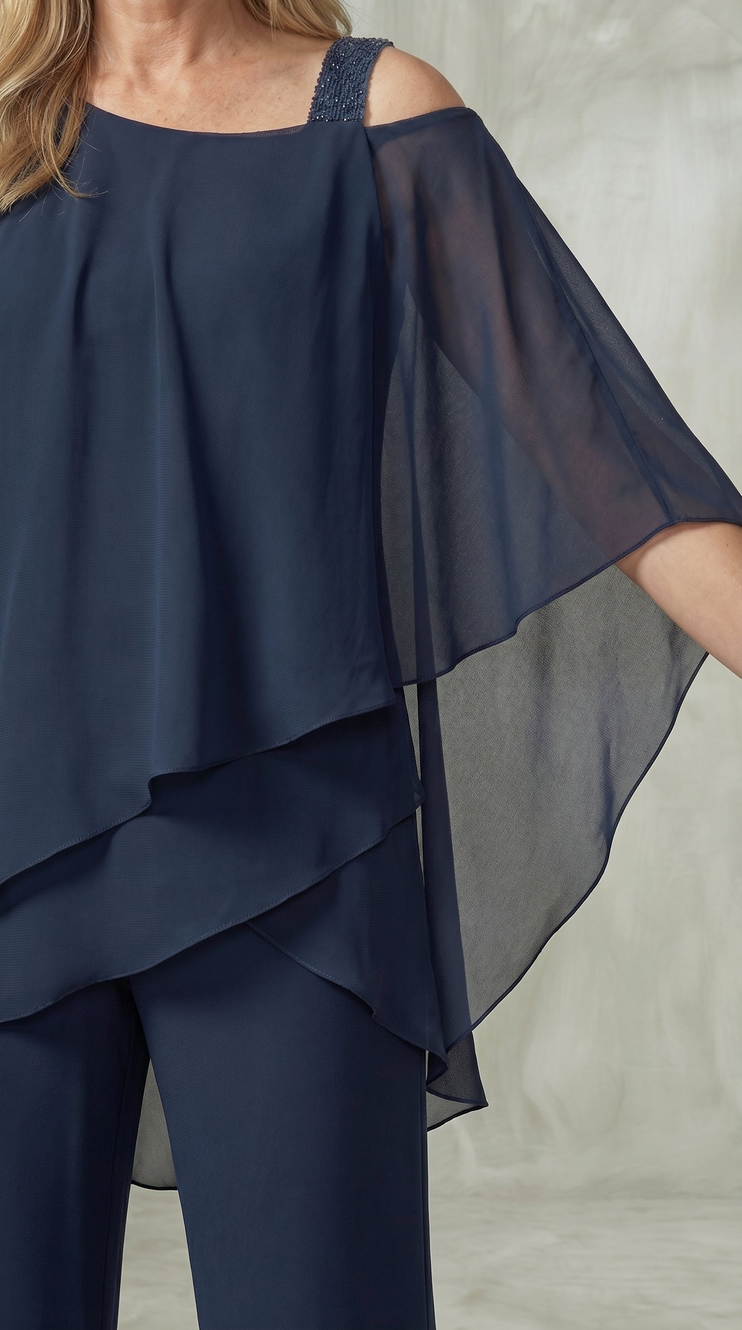 Ensemble fluide en mousseline bleu marine – top manches évasées & pantalon droit