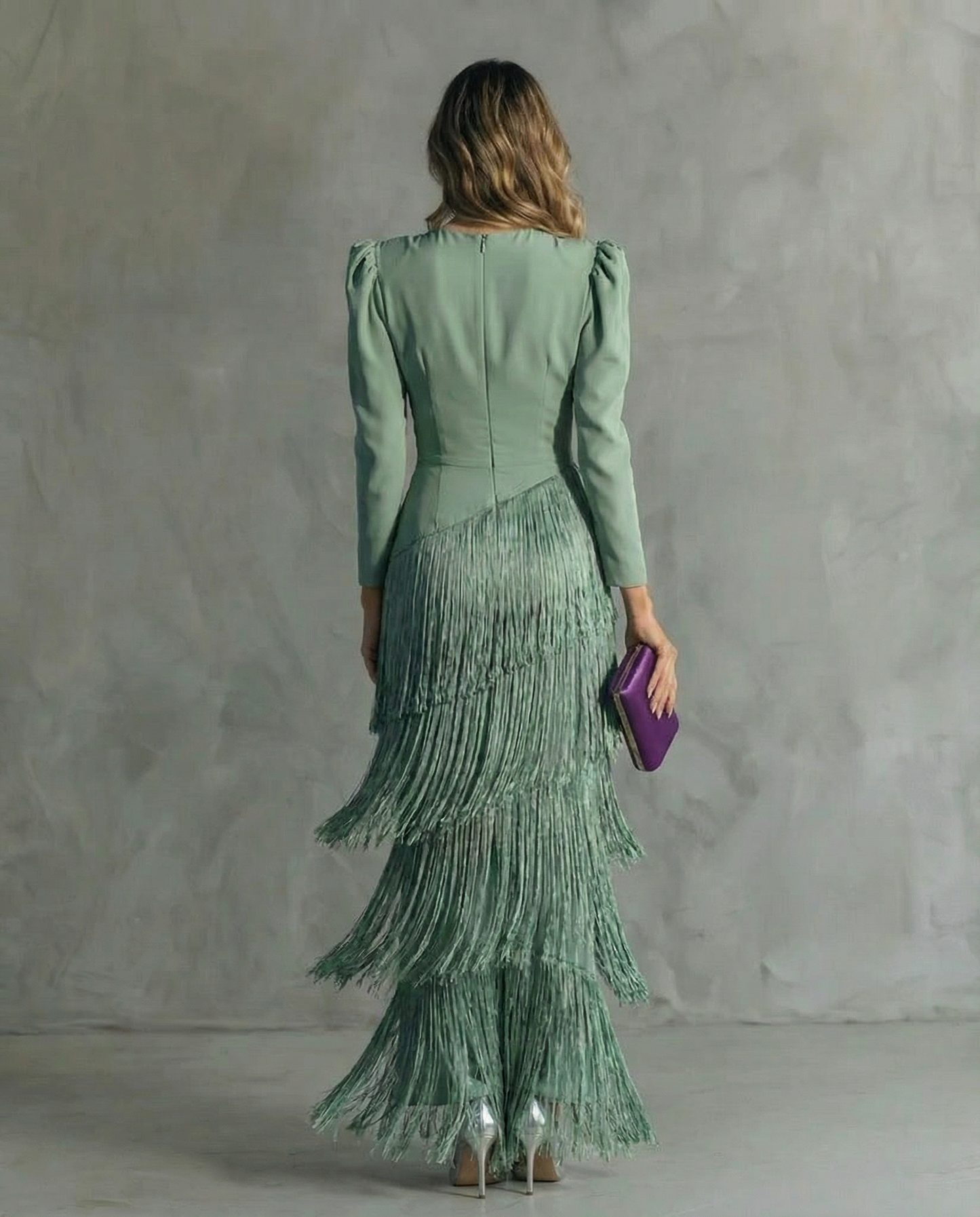 Robe midi élégante avec manches à franges