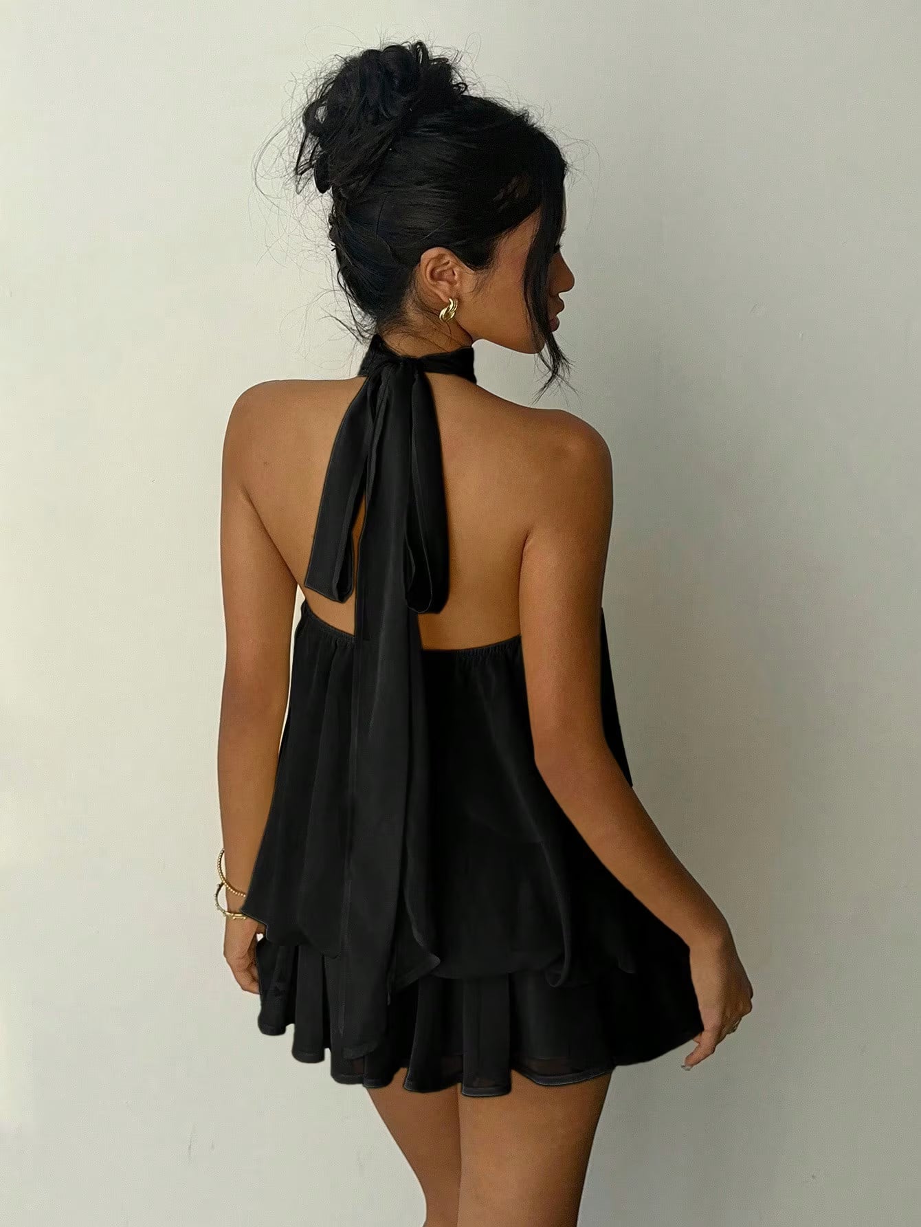Robe courte fluide dos nu à nouer