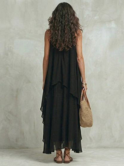 Robe longue sans manches en mousseline de soie noire avec col rond superposé